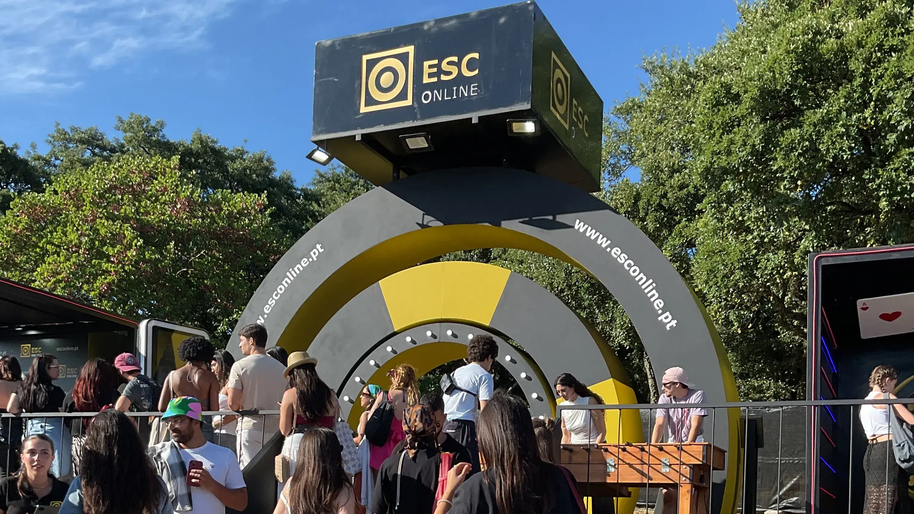 Interface do app ESC Online